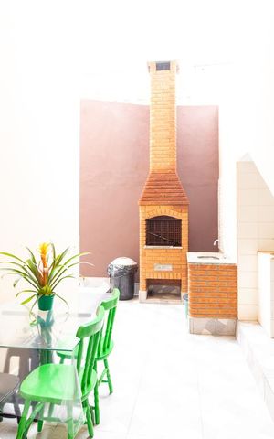 Casa à venda com 216m², 4 quartos e 3 vagas Casa à venda com 216m², 4 quartos e 3 vagasÁrea de serviço e churrasqueira