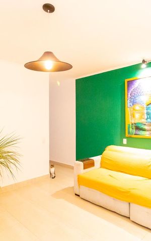 Casa à venda com 216m², 4 quartos e 3 vagas Casa à venda com 216m², 4 quartos e 3 vagasSala