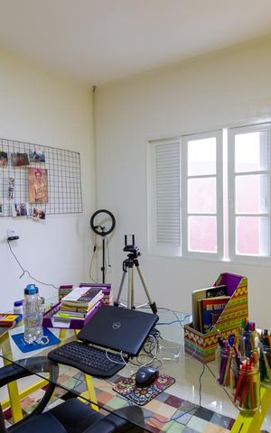 Casa à venda com 216m², 4 quartos e 3 vagas Casa à venda com 216m², 4 quartos e 3 vagasEscritório