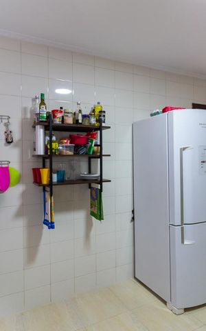 Casa à venda com 216m², 4 quartos e 3 vagas Casa à venda com 216m², 4 quartos e 3 vagasCozinha