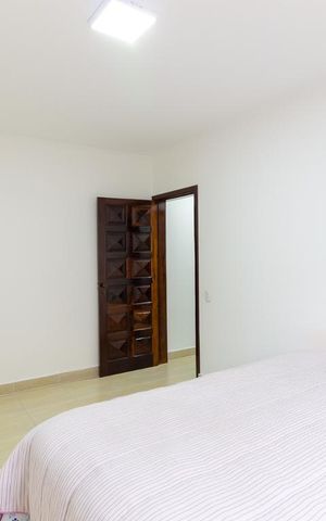 Casa à venda com 216m², 4 quartos e 3 vagas Casa à venda com 216m², 4 quartos e 3 vagasQuarto 2