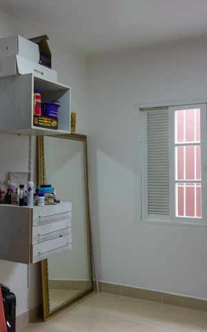 Casa à venda com 216m², 4 quartos e 3 vagas Casa à venda com 216m², 4 quartos e 3 vagasQuarto 1
