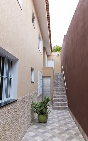 Casa à venda com 216m², 4 quartos e 3 vagas Casa à venda com 216m², 4 quartos e 3 vagasÁrea de serviço e churrasqueira