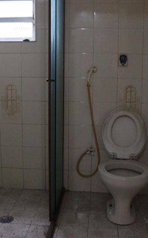 Casa à venda com 250m², 6 quartos e 3 vagasBanheiro 1