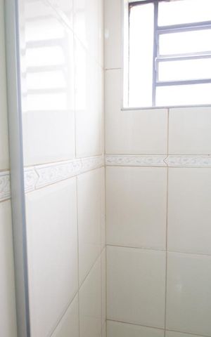 Casa para alugar com 130m², 3 quartos e 1 vaga Casa para alugar com 130m², 3 quartos e 1 vagaBanheiro