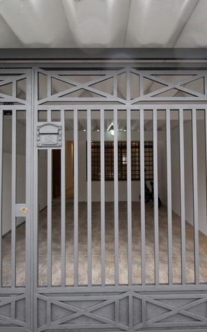 Casa para alugar com 130m², 3 quartos e 1 vaga Casa para alugar com 130m², 3 quartos e 1 vagaFachada