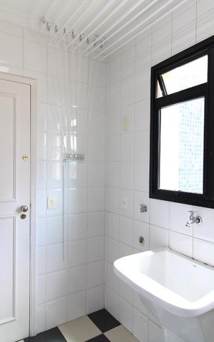 Apartamento à venda com 117m², 3 quartos e 3 vagas Apartamento à venda com 117m², 3 quartos e 3 vagasLavanderia