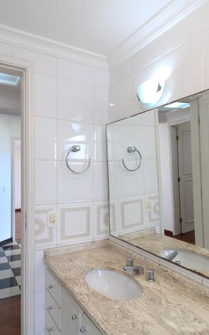 Apartamento à venda com 117m², 3 quartos e 3 vagas Apartamento à venda com 117m², 3 quartos e 3 vagasBanheiro