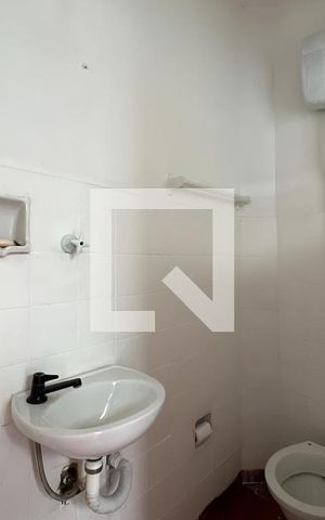 Casa à venda com 121m², 3 quartos e 2 vagas Casa à venda com 121m², 3 quartos e 2 vagasBanheiro de Serviço