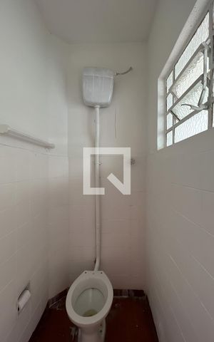 Casa à venda com 121m², 3 quartos e 2 vagas Casa à venda com 121m², 3 quartos e 2 vagasBanheiro de Serviço