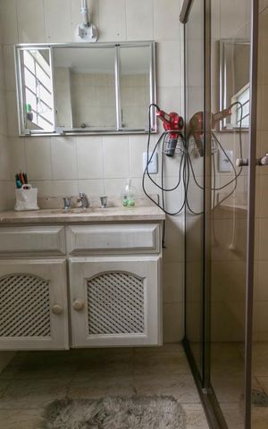 Casa à venda com 250m², 4 quartos e 5 vagasBanheiro da Suíte