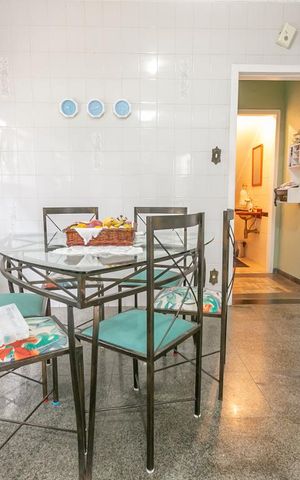 Casa à venda com 250m², 4 quartos e 5 vagasCopa