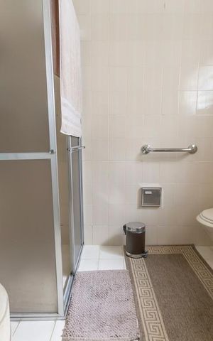 Casa à venda com 250m², 4 quartos e 5 vagasBanheiro