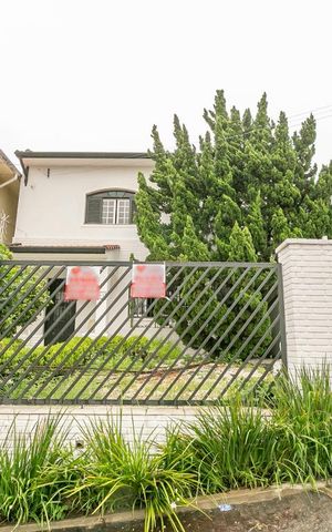 Casa à venda com 250m², 4 quartos e 5 vagasFachada