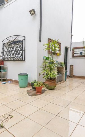 Casa à venda com 250m², 4 quartos e 5 vagasQuintal