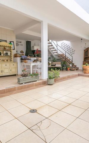 Casa à venda com 250m², 4 quartos e 5 vagasQuintal