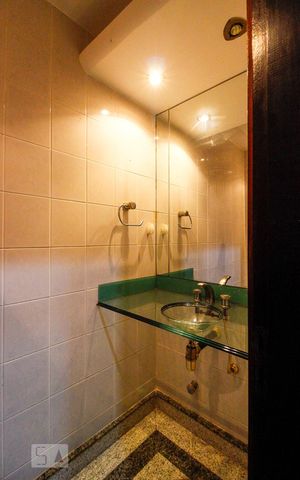 Apartamento à venda com 190m², 3 quartos e 3 vagas Apartamento à venda com 190m², 3 quartos e 3 vagasLavabo