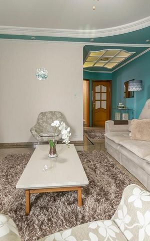 Casa à venda com 195m², 3 quartos e 3 vagasSala