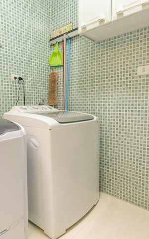 Casa à venda com 195m², 3 quartos e 3 vagasLavanderia