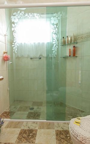 Casa à venda com 195m², 3 quartos e 3 vagasBanheiro da Suíte 1