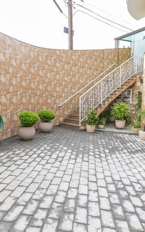Casa à venda com 195m², 3 quartos e 3 vagasGaragem