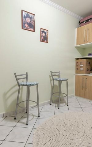 Casa à venda com 195m², 3 quartos e 3 vagasQuarto de Serviço