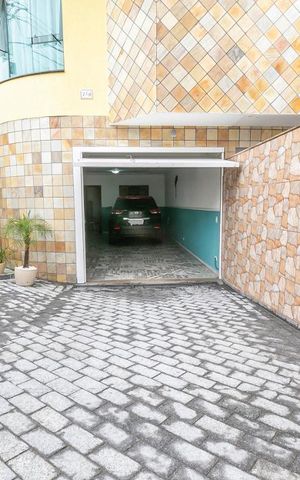 Casa à venda com 195m², 3 quartos e 3 vagasGaragem