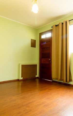 Casa à venda com 70m², 2 quartos e 1 vaga Casa à venda com 70m², 2 quartos e 1 vagaSala
