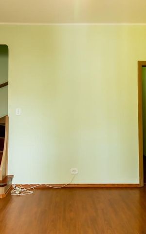 Casa à venda com 70m², 2 quartos e 1 vaga Casa à venda com 70m², 2 quartos e 1 vagaSala