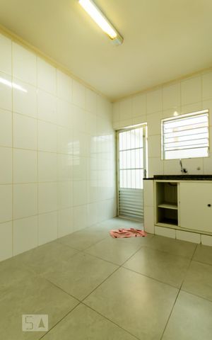 Casa à venda com 70m², 2 quartos e 1 vaga Casa à venda com 70m², 2 quartos e 1 vagaCozinha