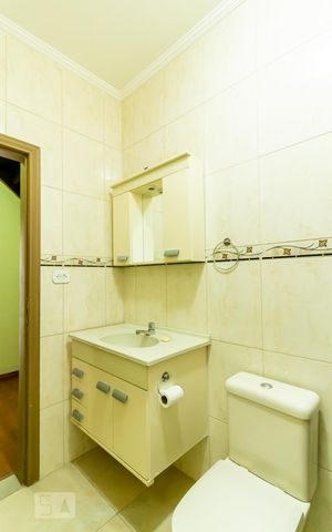 Casa à venda com 70m², 2 quartos e 1 vaga Casa à venda com 70m², 2 quartos e 1 vagaBanheiro