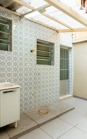 Casa à venda com 70m², 2 quartos e 1 vaga Casa à venda com 70m², 2 quartos e 1 vagaÁrea de Serviço