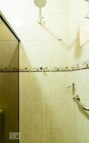 Casa à venda com 70m², 2 quartos e 1 vaga Casa à venda com 70m², 2 quartos e 1 vagaBanheiro