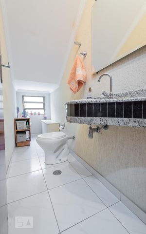 Casa à venda com 200m², 3 quartos e 2 vagas Casa à venda com 200m², 3 quartos e 2 vagasLavabo