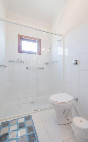 Casa à venda com 200m², 3 quartos e 2 vagas Casa à venda com 200m², 3 quartos e 2 vagasBanheiro 1