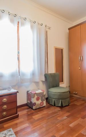 Casa à venda com 200m², 3 quartos e 2 vagas Casa à venda com 200m², 3 quartos e 2 vagasQuarto 2