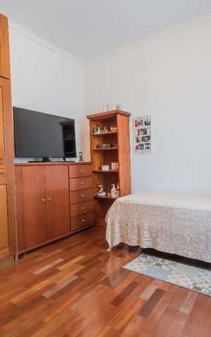 Casa à venda com 200m², 3 quartos e 2 vagas Casa à venda com 200m², 3 quartos e 2 vagasQuarto 2