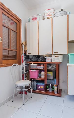Casa à venda com 200m², 3 quartos e 2 vagas Casa à venda com 200m², 3 quartos e 2 vagasQuarto de Serviço
