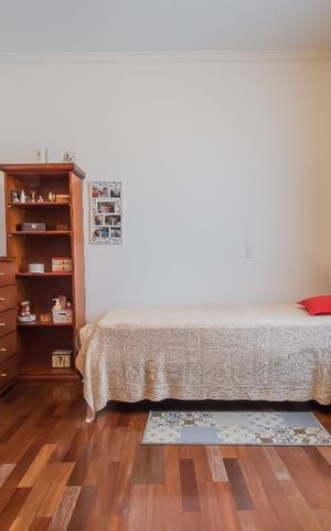 Casa à venda com 200m², 3 quartos e 2 vagas Casa à venda com 200m², 3 quartos e 2 vagasQuarto 2