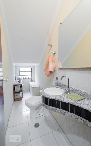 Casa à venda com 200m², 3 quartos e 2 vagas Casa à venda com 200m², 3 quartos e 2 vagasLavabo