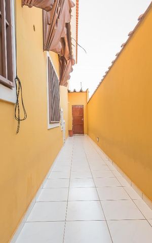 Casa à venda com 200m², 3 quartos e 2 vagas Casa à venda com 200m², 3 quartos e 2 vagasCorredor Lateral