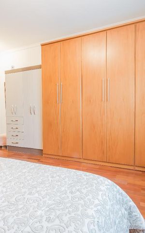 Casa à venda com 200m², 3 quartos e 2 vagas Casa à venda com 200m², 3 quartos e 2 vagasSuíte