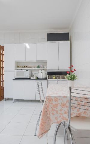 Casa à venda com 200m², 3 quartos e 2 vagas Casa à venda com 200m², 3 quartos e 2 vagasCozinha