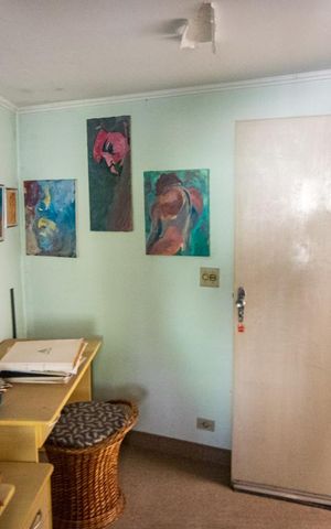 Casa à venda com 294m², 3 quartos e 4 vagas Casa à venda com 294m², 3 quartos e 4 vagasEscritório