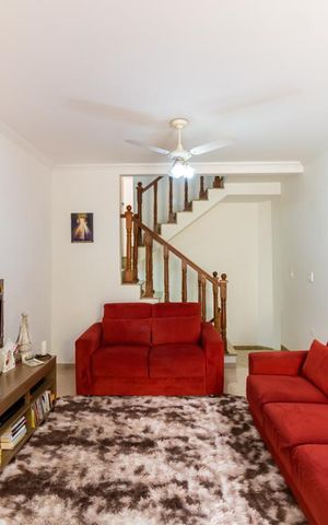 Casa de condomínio à venda com 201m², 3 quartos e 2 vagas Casa de condomínio à venda com 201m², 3 quartos e 2 vagasSala