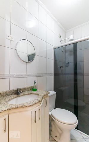 Casa de condomínio à venda com 201m², 3 quartos e 2 vagas Casa de condomínio à venda com 201m², 3 quartos e 2 vagasBanheiro