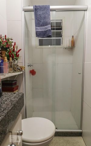 Apartamento à venda com 58m², 3 quartos e 1 vaga Apartamento à venda com 58m², 3 quartos e 1 vagaBanheiro Social