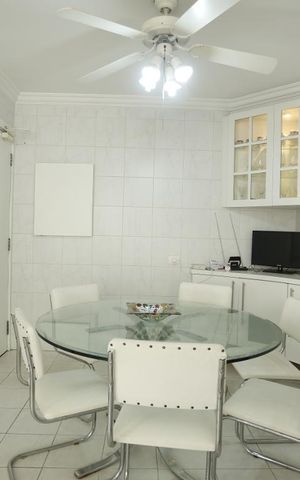 Apartamento à venda com 240m², 3 quartos e 2 vagasCozinha