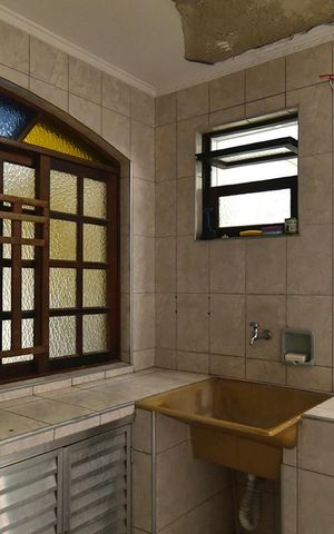 Casa à venda com 200m², 4 quartos e 1 vagaArea de serviço