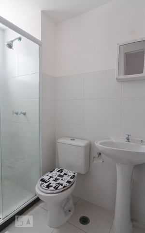 Apartamento à venda com 50m², 2 quartos e sem vaga Apartamento à venda com 50m², 2 quartos e sem vagaBanheiro